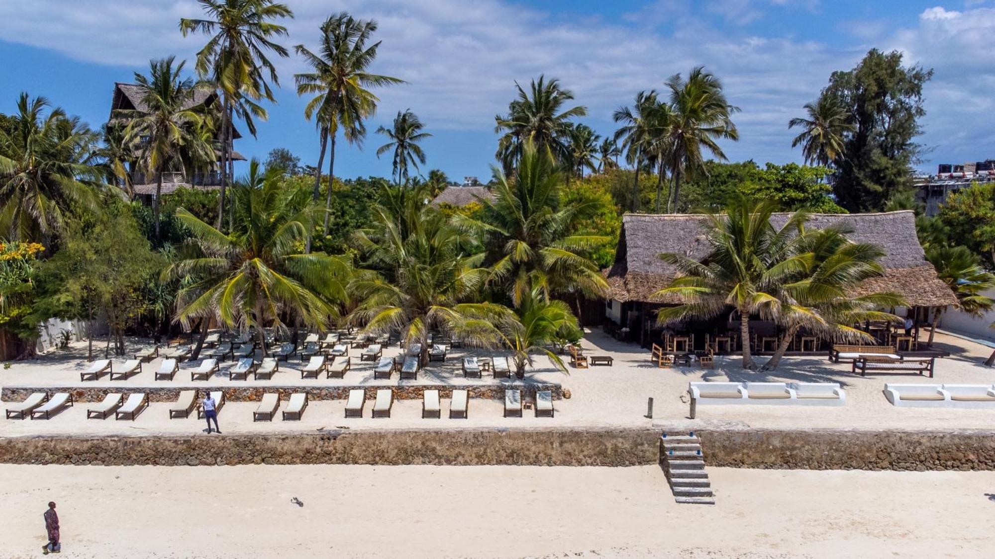 Kibanda Lodge And Beach Club Нунгви Экстерьер фото